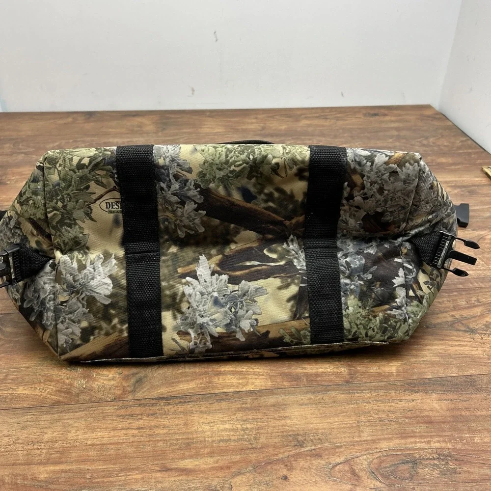 Buc-ees Texas Travel Cooler Bag 24‎ CANS Buc ees Embroidered On Camo Canvas